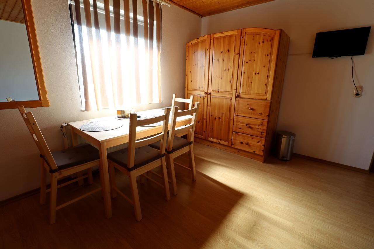 Casa 193 Motorcycle Friends Bed & Breakfast Sibiu Ngoại thất bức ảnh