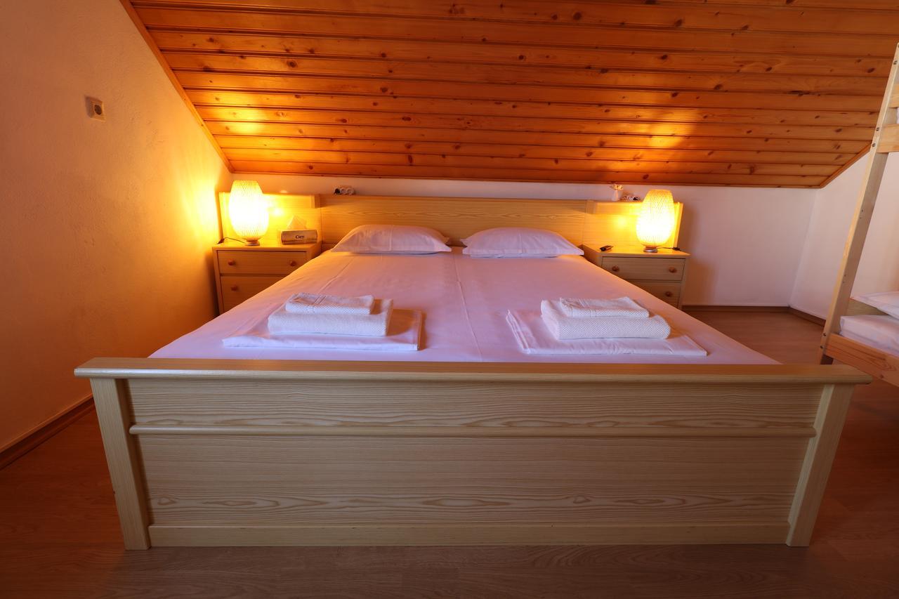 Casa 193 Motorcycle Friends Bed & Breakfast Sibiu Ngoại thất bức ảnh