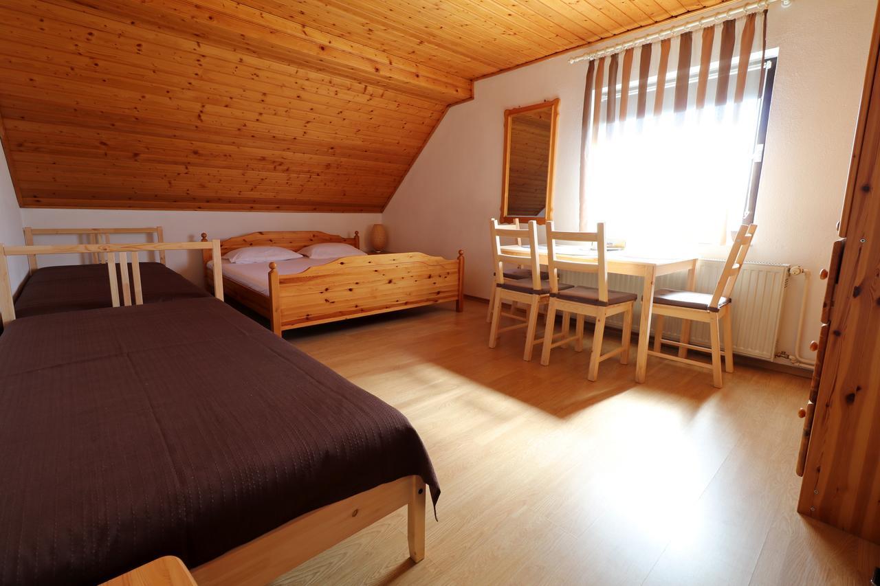 Casa 193 Motorcycle Friends Bed & Breakfast Sibiu Ngoại thất bức ảnh
