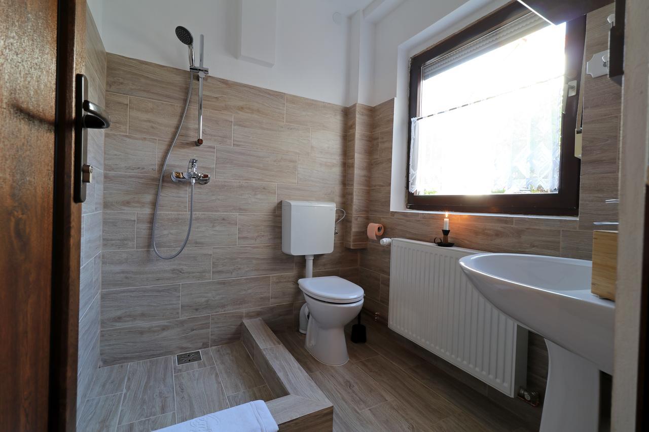 Casa 193 Motorcycle Friends Bed & Breakfast Sibiu Ngoại thất bức ảnh