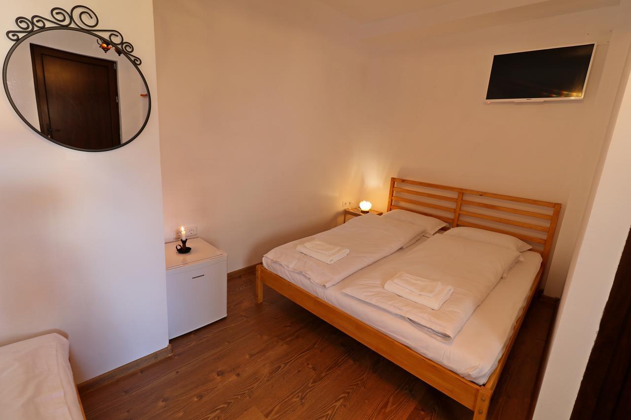 Casa 193 Motorcycle Friends Bed & Breakfast Sibiu Ngoại thất bức ảnh